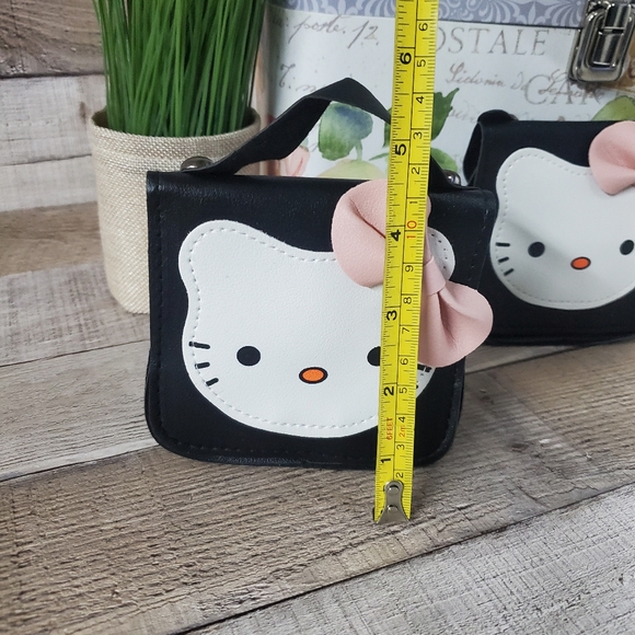 HELLO KITTY | Mini Crossbody/Large Coinpurse in Black - Picture 3 of 7